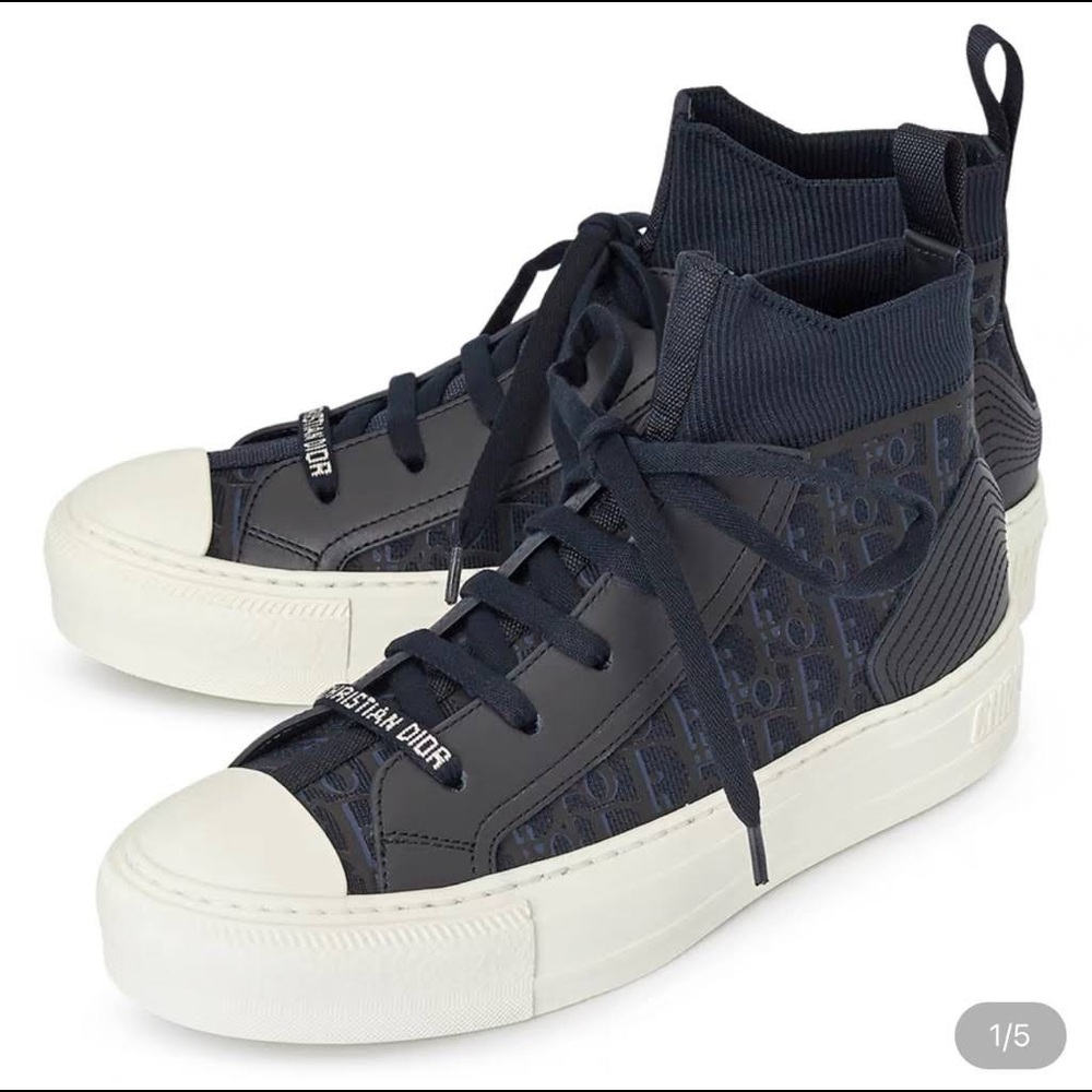 Walking N Dior Sneakers